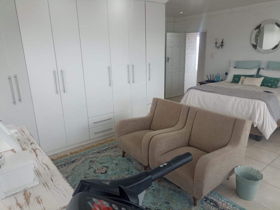 5 Bedroom Property for Sale in Mossel Bay Ext 13 Western Cape